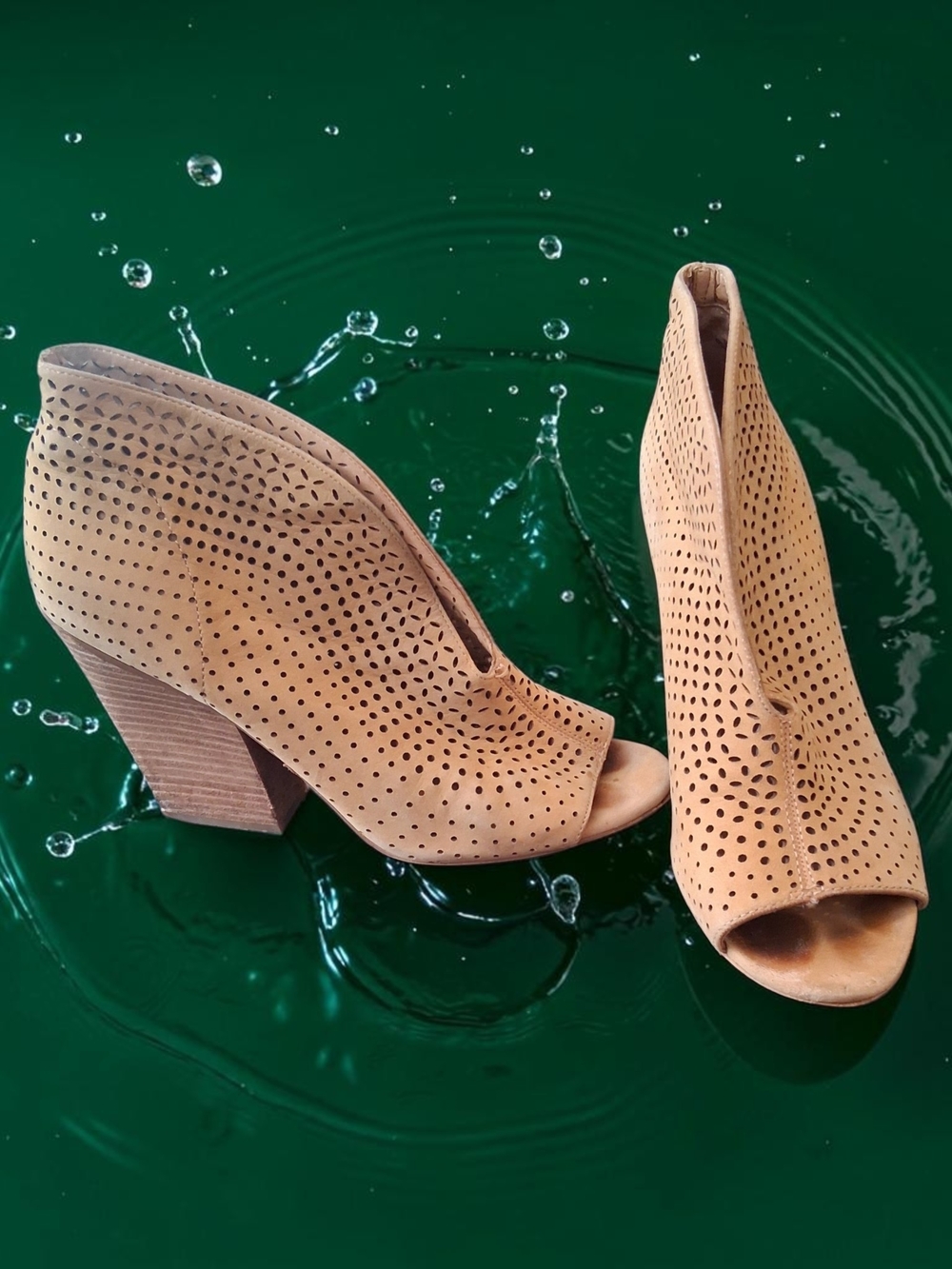 Vince Camuto Tan Peep-Toe Block Heel Booties Womens Shoes Size 8 Autumn Boho